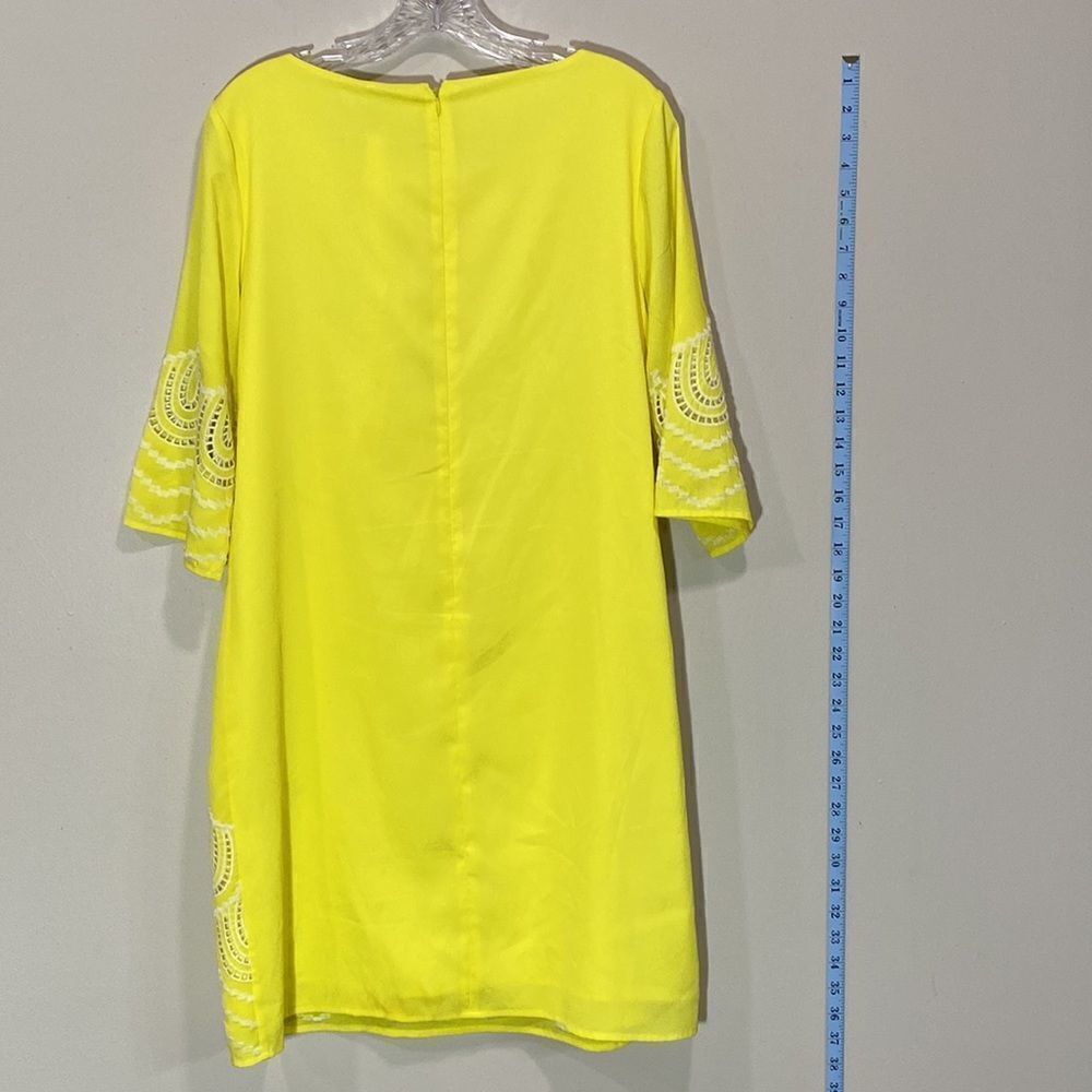 Beautiful Yellow Dress With Lace Design By Gianni Bini. Size Small. - Picture 7 of 8
